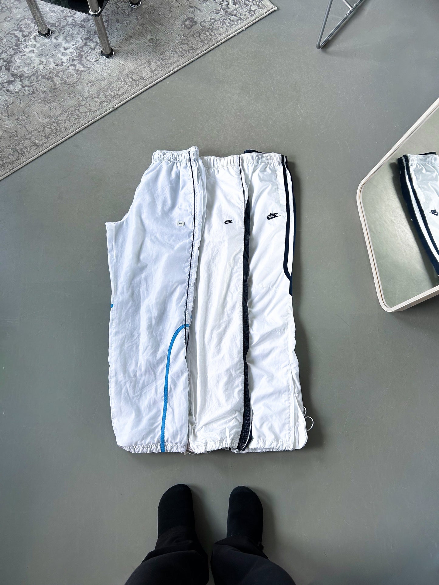 VINTAGE TRACKPANTS MYSTERY BOX (3 PIECES)