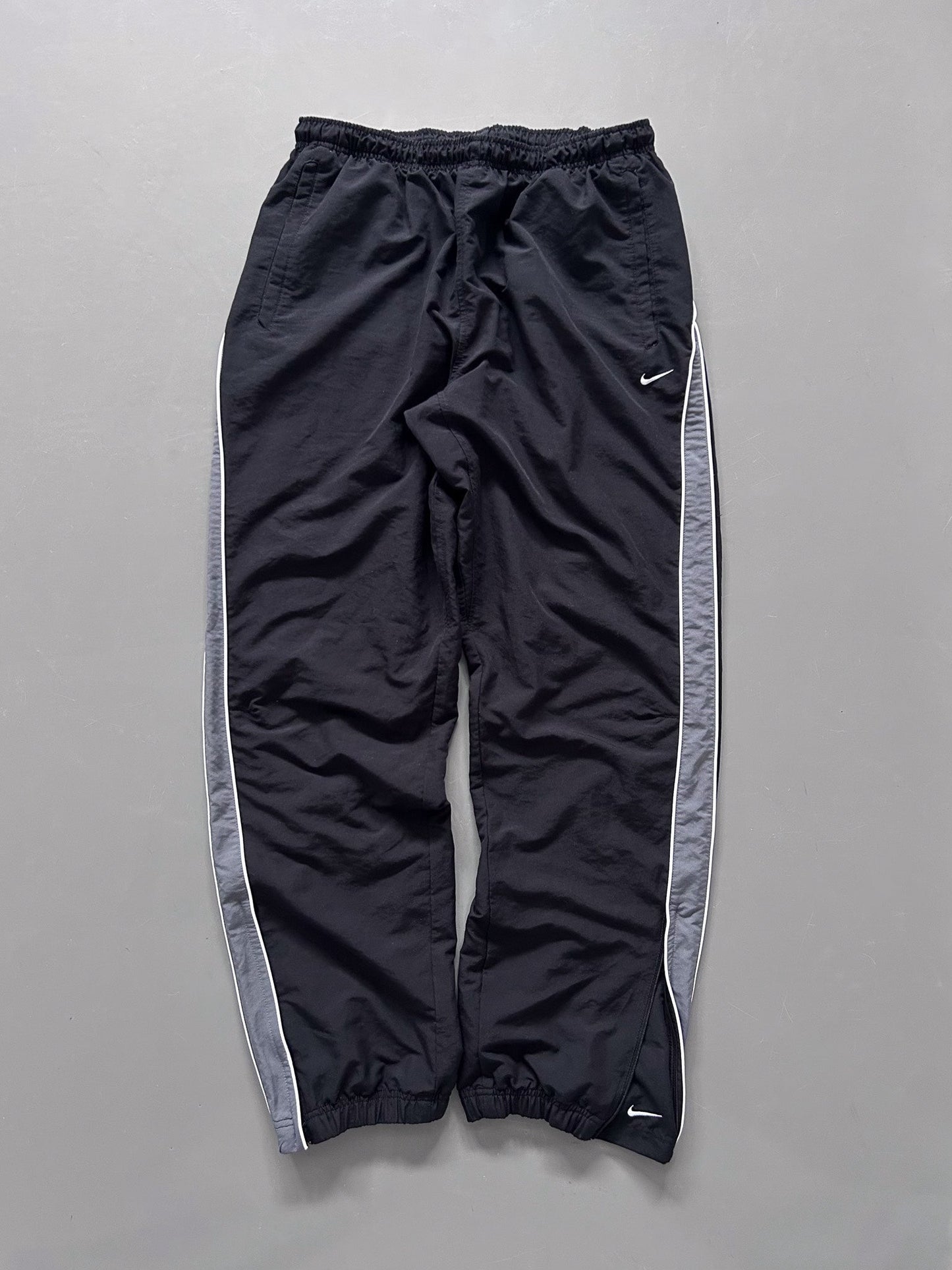 VINTAGE TRACKPANTS MYSTERY BOX (1 PIECE)
