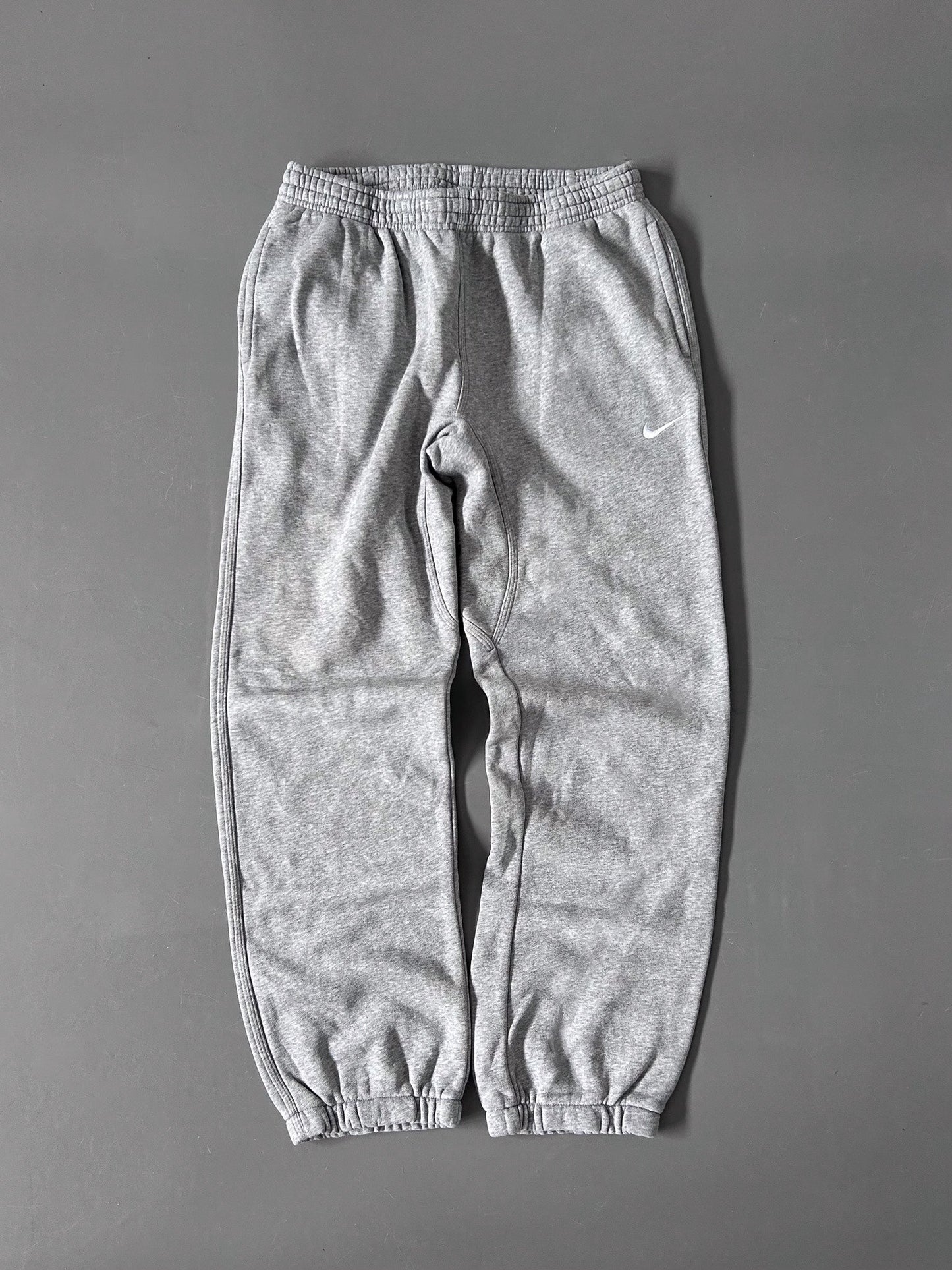 VINTAGE TRACKPANTS MYSTERY BOX (1 PIECE)